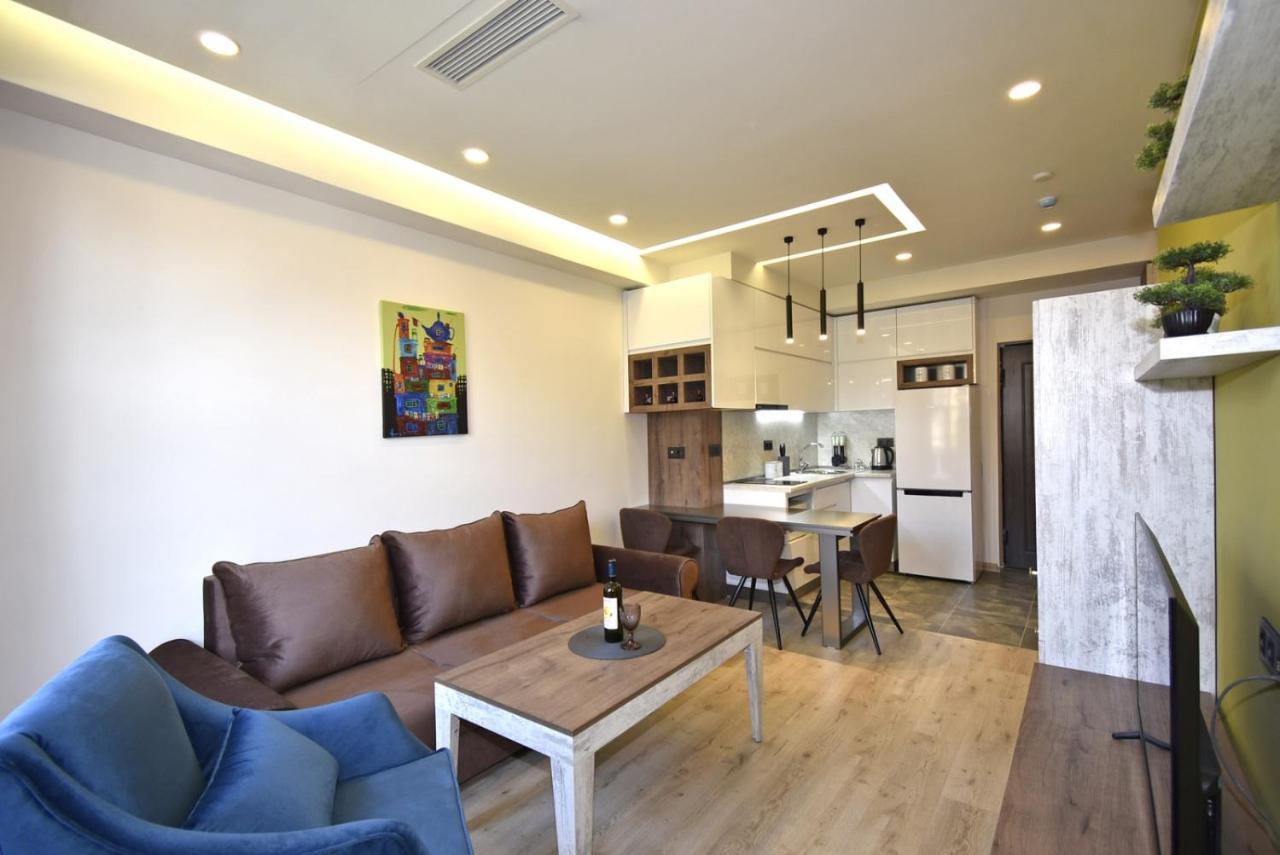 Home4You Apartments On Koghbatsi Jerevan Eksteriør bilde